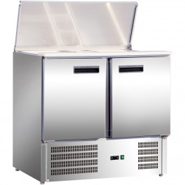 Saladette mit Teleskopdeckel, drei Türen, für 16 x GN 1/4 
(150 mm), Abmessung 1365 x 700 x 885 mm (BxTxH)Saladette mit Teleskopdeckel, drei Türen, für 16 x GN 1/4 
(150 mm), Abmessung 1365 x 700 x 885 mm (BxTxH) von Stalgast