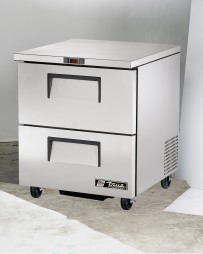 Unterbautiefkühltisch, außen CNS, innen Aluminium, Boden CNS